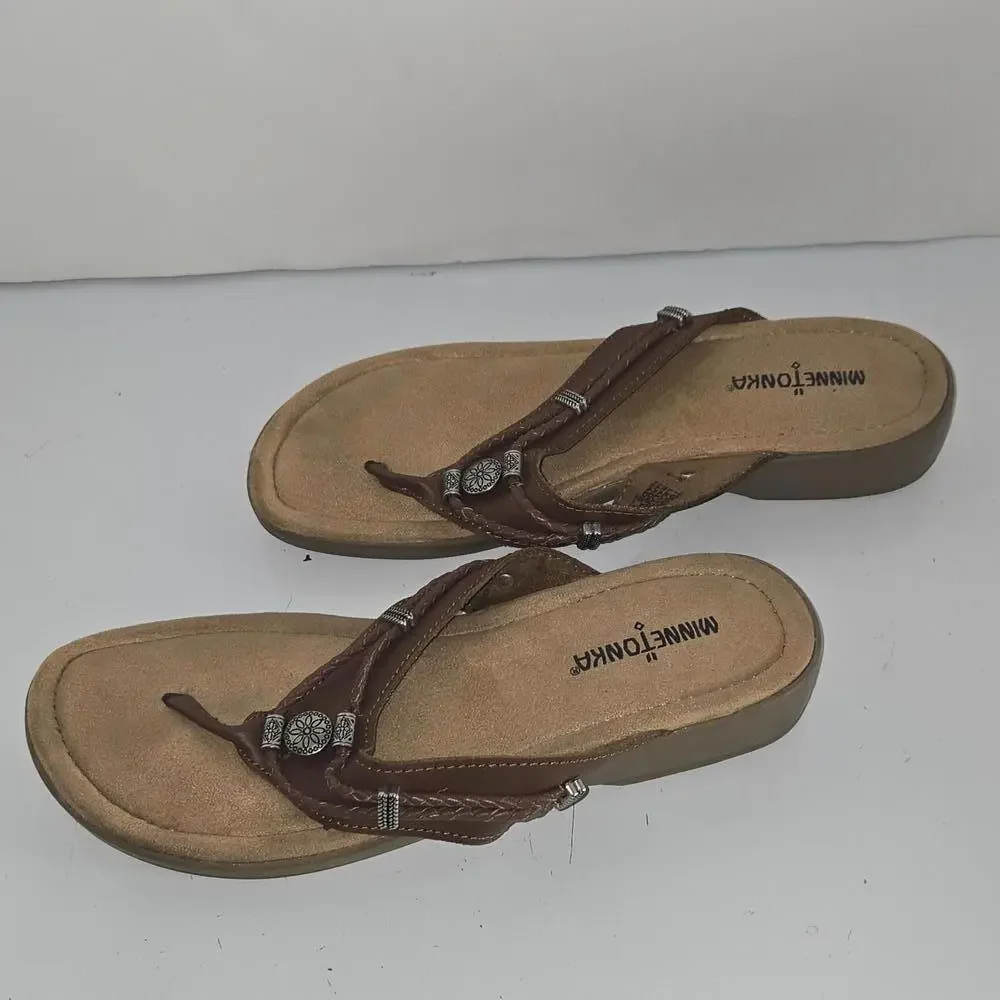 0307‎ Minnetonka Silverthorn Flip Flop Sandals Womens Size 10